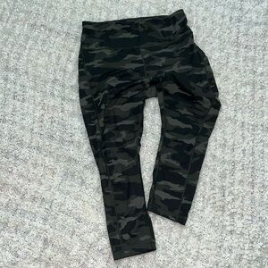 ATHLETA Ultimate 7/8 Tight in green Camo print